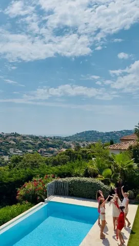 travelwithjoeandphe Instagram post about Luxury travel lifestyle