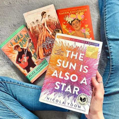 treatyoshelves17 Instagram post about Color themed books