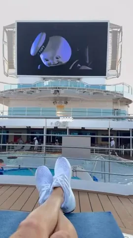 trendyheidi Instagram post about Cruise vacation
