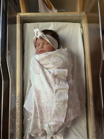 trendykenziee Instagram post about Birth announcement