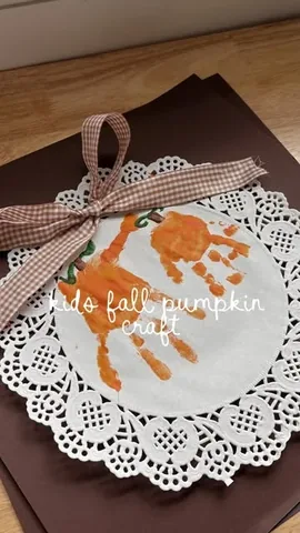 trendykenziee Instagram post about Children’s fall craft