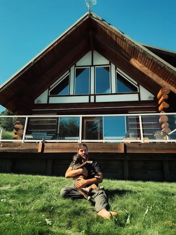 ttthefineprinttt Instagram post about Alaska travel