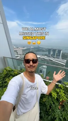 twosometravellers Instagram post about Singapore viewpoint