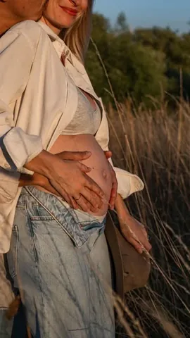 twosometravellers Instagram post about Pregnancy announcement