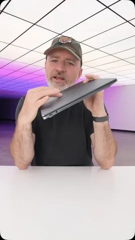 unboxtherapy Instagram post about Snapdragon X Series laptop battery life