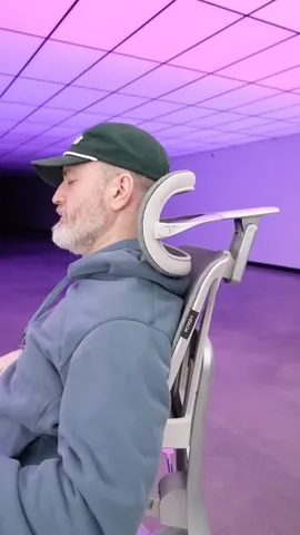 unboxtherapy Instagram post about HBADA E3 Pro ergonomic chair
