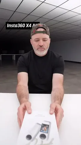 unboxtherapy Instagram post about Insta360 X4 Air