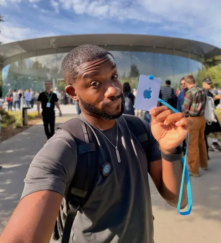 uravgconsumer Instagram post about Apple event