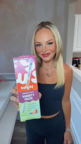 urban.blonde Instagram post about Giveaway