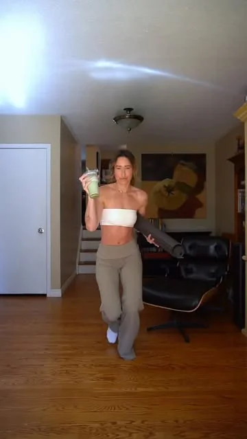 valentinalequeux Instagram post about Fitness apparel sale