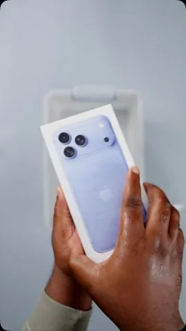 valorreviews Instagram post about IPhone durability demonstration