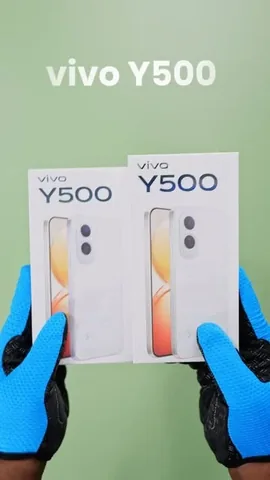 valorreviews Instagram post about Vivo Y500 unboxing