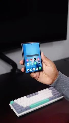 valorreviews Instagram post about Galaxy Z Fold 8 features