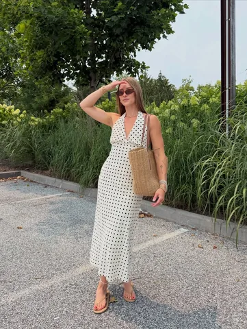 vanessamferraiolo Instagram post about Summer fashion