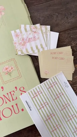 vanessamferraiolo Instagram post about Bridesmaid proposal design