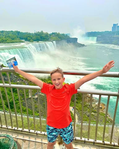 vlad.super.vlad Instagram post about Niagara Falls visit
