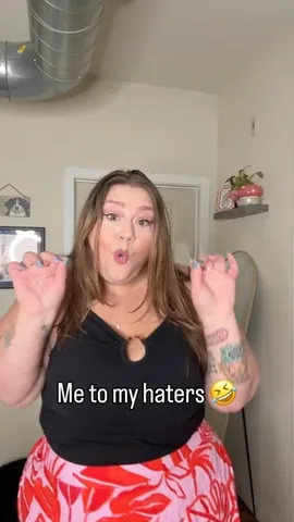 voluptuousleah Instagram post about Fashion and comedy