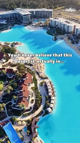 wearejustthe3ofus Instagram post about Hotel review