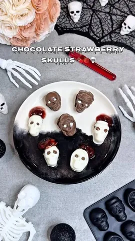 wearejustthe3ofus Instagram post about Halloween food