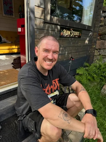 wearekingingit Instagram post about Bathroom renovation