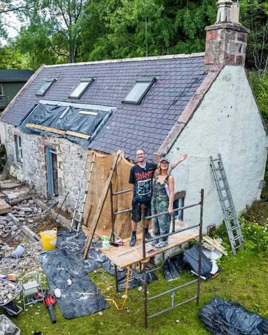 wearekingingit Instagram post about Cottage renovation