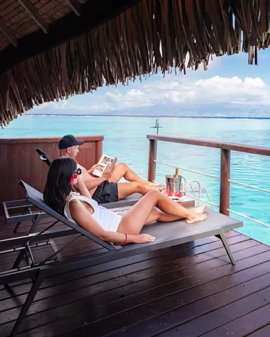 weloveourlife Instagram post about Moorea resort recommendation