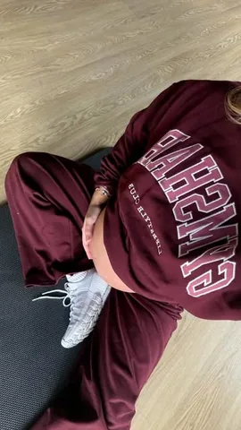 whitneyysimmons Instagram post about Pregnancy fitness