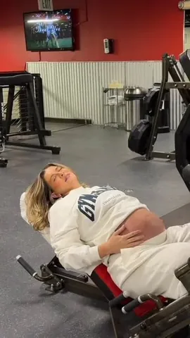 whitneyysimmons Instagram post about Lower body fitness