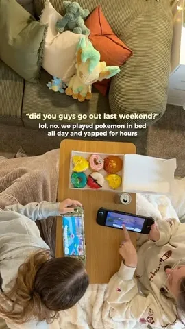 wisteriem Instagram post about Sister day and cozy gaming