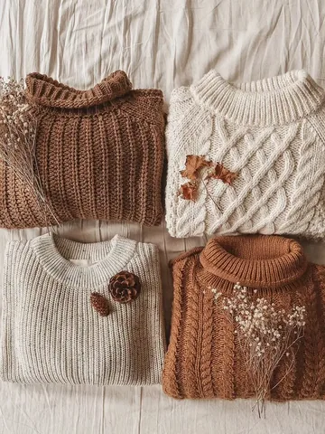 womanon Instagram post about Autumn reading plans