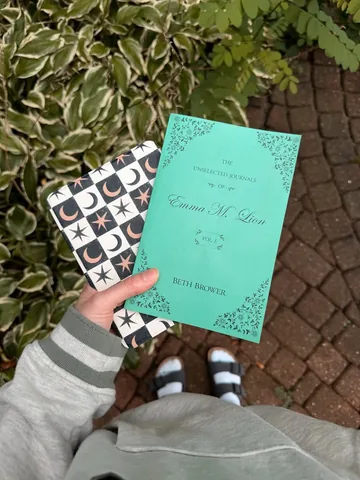 worldswithinpages Instagram post about Reading slump