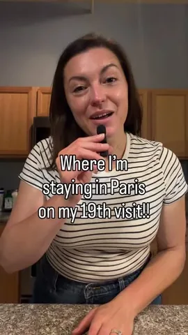 worldwidehoneymoon Instagram post about Where to stay in Paris in December
