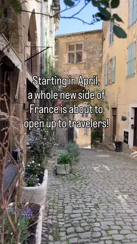 worldwidehoneymoon Instagram post about Southwest France air access and travel
