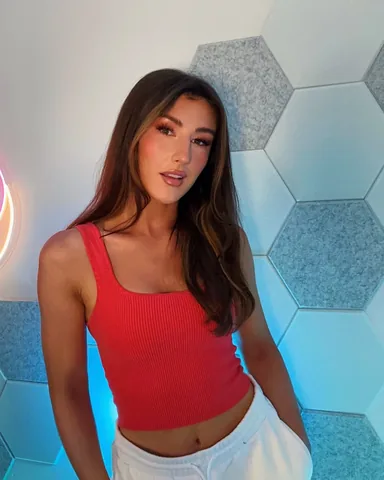 xminks Instagram post about Warzone livestream