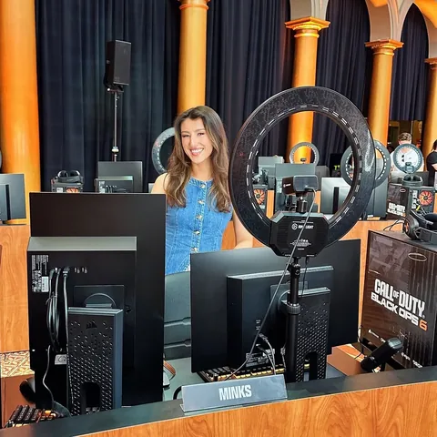 xminks Instagram post about CoDNext livestream