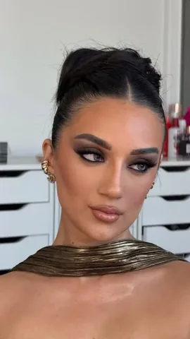 youngcouture_ Instagram post about Astrology inspired makeup