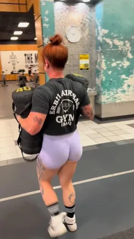 zoalinseyifbbpro Instagram post about Leg workout