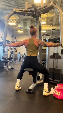 zoalinseyifbbpro Instagram post about Strength training
