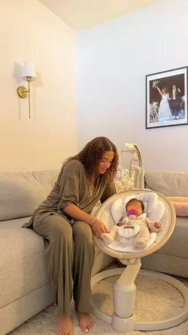 zoerpatchin Instagram post about Baby swing