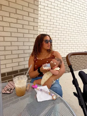zoerpatchin Instagram post about Summer lifestyle