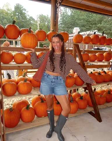ZOË Instagram post thumbnail