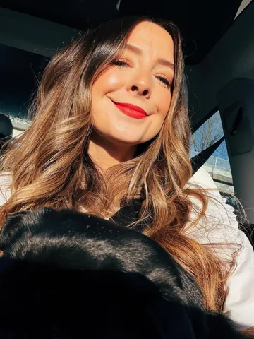 zoesugg Instagram post about Christmas celebrations