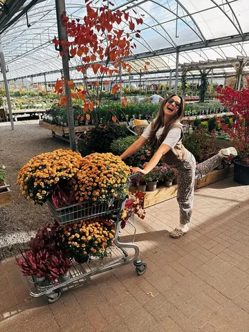 zoesugg Instagram post about Autumn family life