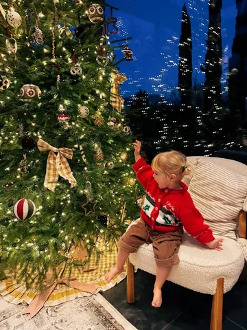 zoesugg Instagram post about Christmas experiences