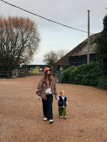 zoesugg Instagram post about Family activities