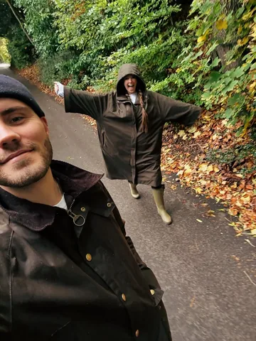zoesugg Instagram post about Autumn family life