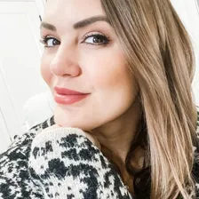 Alexandra Nolan | Midlife Unfiltered profile photo