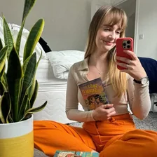 Amy's Bookshelf — Instagram profile photo