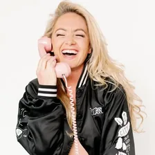 Angie Lee — Instagram profile photo