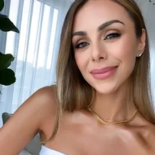 Annie Jaffrey — Instagram profile photo